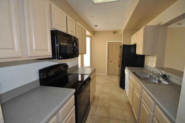 Building Photo - LONGWOOD: Gated Sabal Point Community- 2nd...