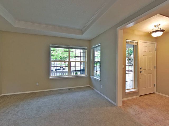 Building Photo - Spacious home with nice patio and fenced y...