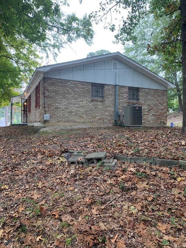 Foto del edificio - 3025 Sprucewood Dr