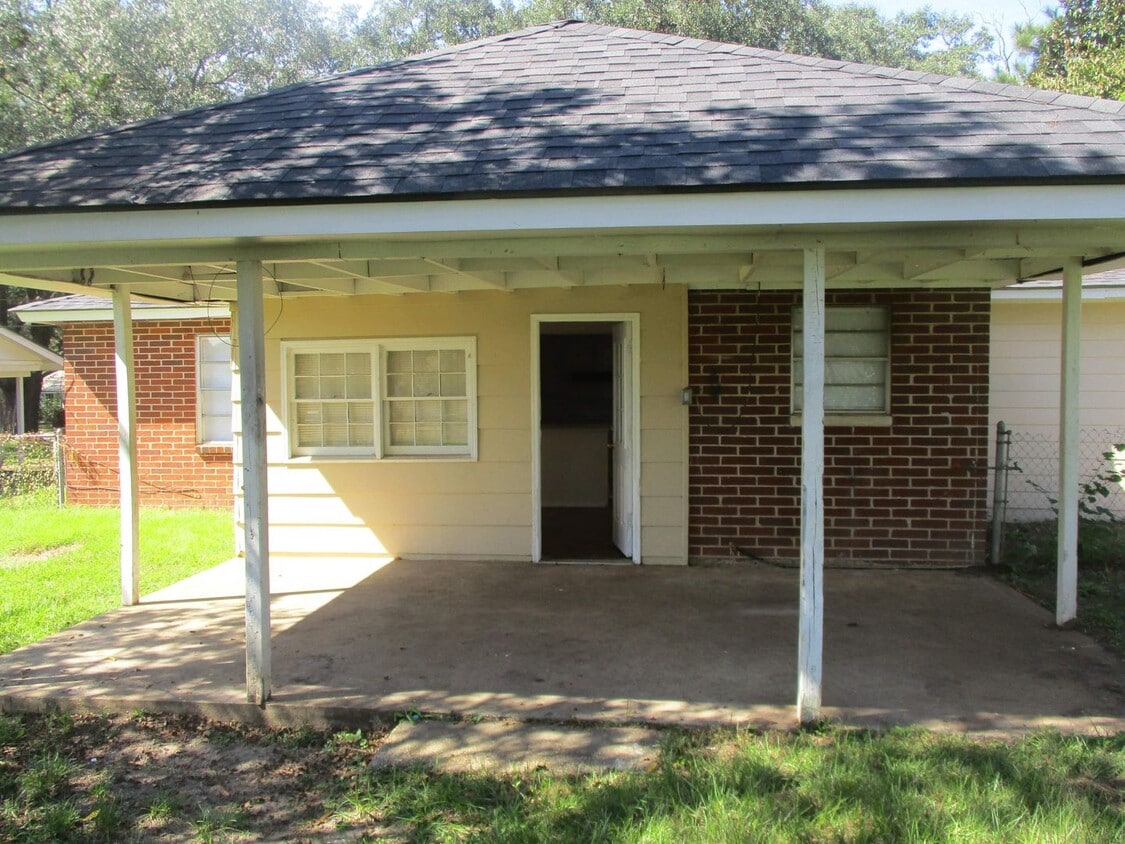 Primary Photo - 2306 Jewel St