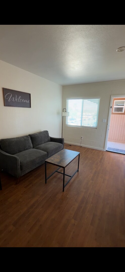 Foto del edificio - 4302 E Bellevue St
