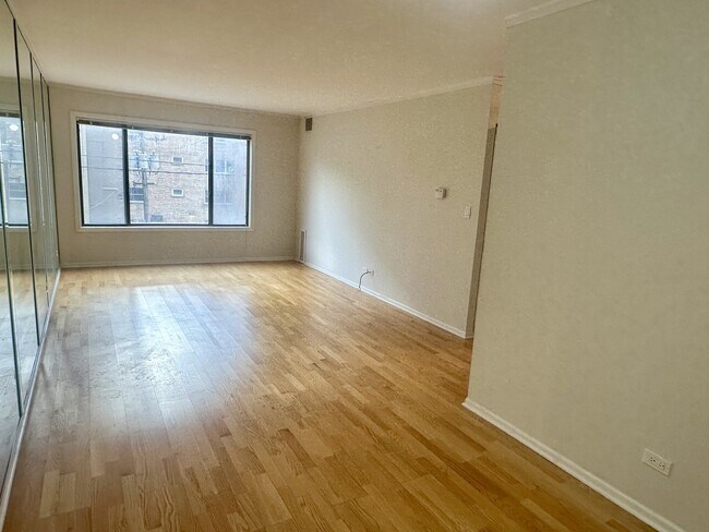 Foto del edificio - 6102 N Sheridan Rd
