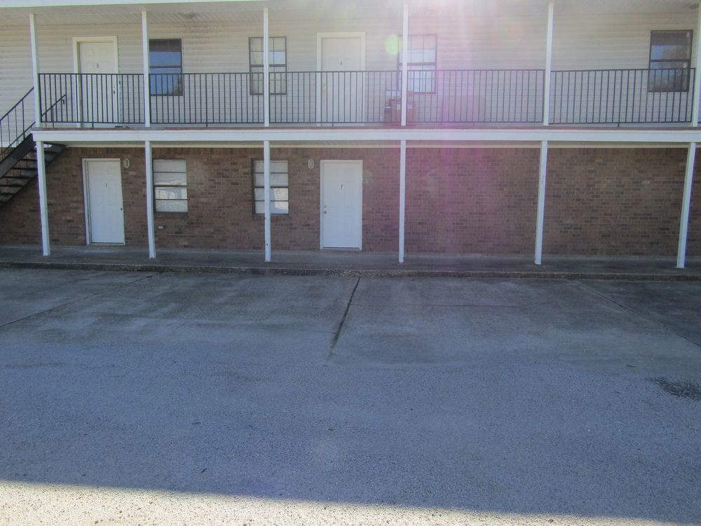 Primary Photo - 3521 Central Blvd
