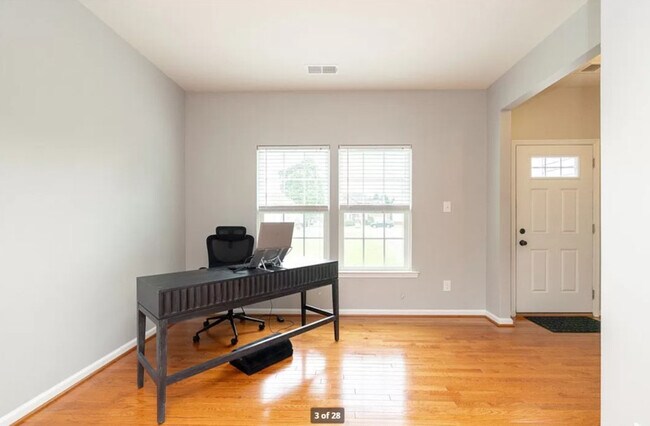 Building Photo - 5700 Barnwood Dr