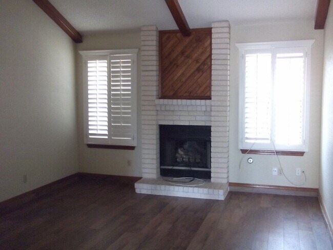 Building Photo - 1814 Marlys Larson St