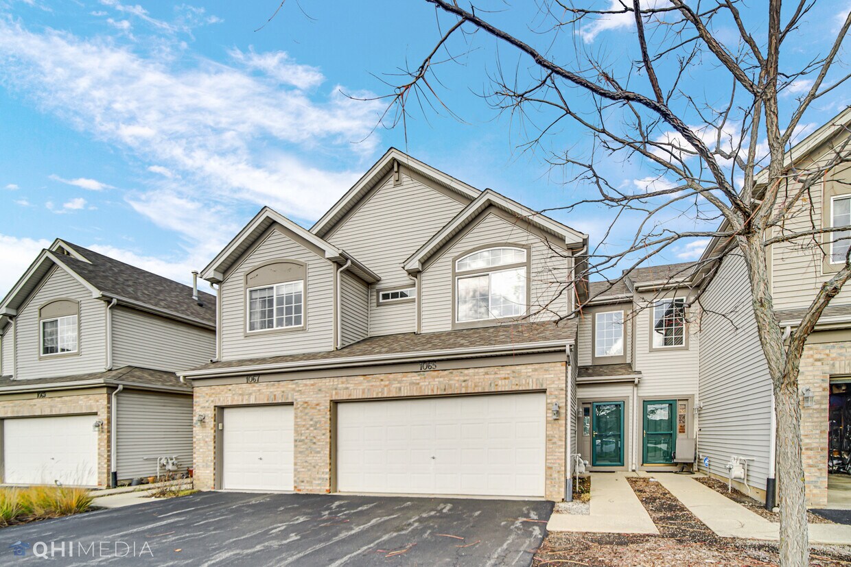 1065 Woodview Ct, Aurora, IL 60502 Townhome Rentals in Aurora IL