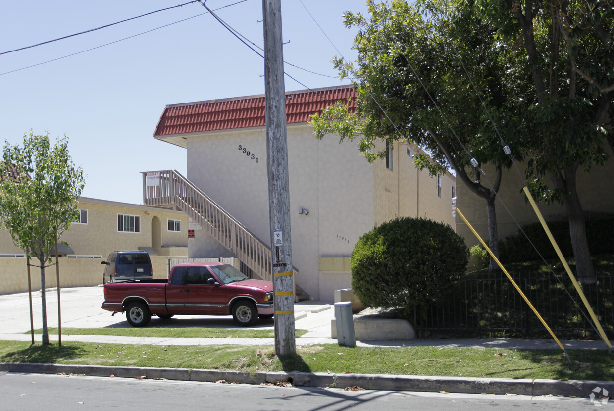 Building Photo - 33931 Silver Lantern St