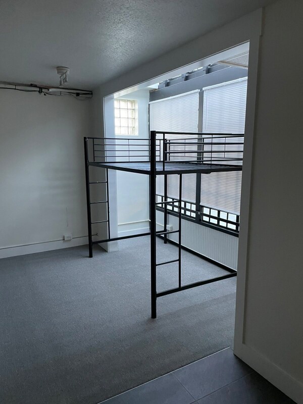 Foto del edificio - 416 E Main St