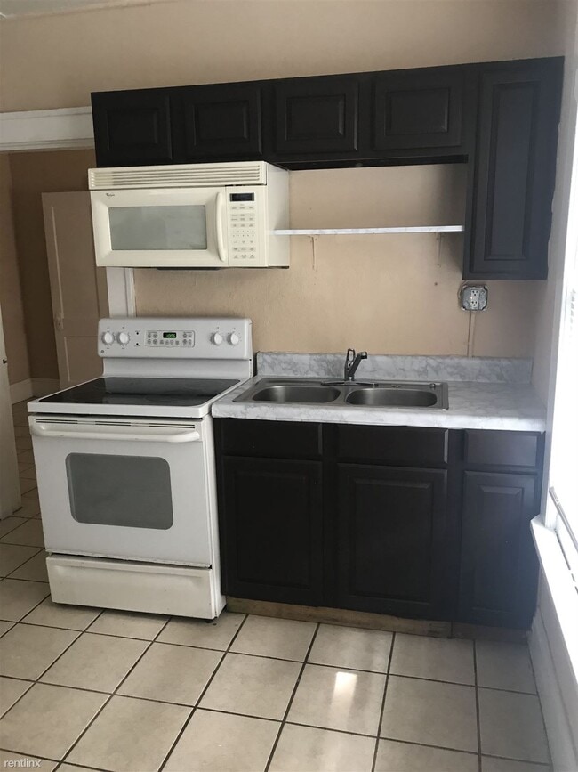 Building Photo - 1 br, 1 bath Duplex - Villa Esmeralda 912 ...