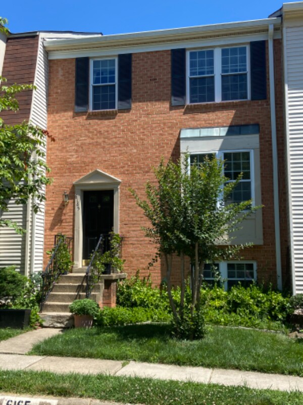 6165 Green Hollow Ct, West Springfield, VA 22152 Townhome Rentals in