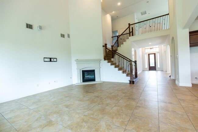 Building Photo - 19323 Shady Blossom Dr