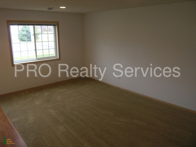 Building Photo - 8104 Pleasant View Dr NE