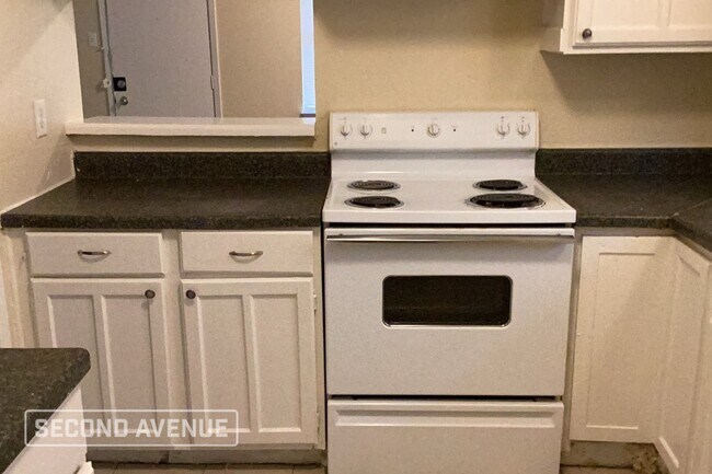 Foto del edificio - 16339 Maplemont Dr