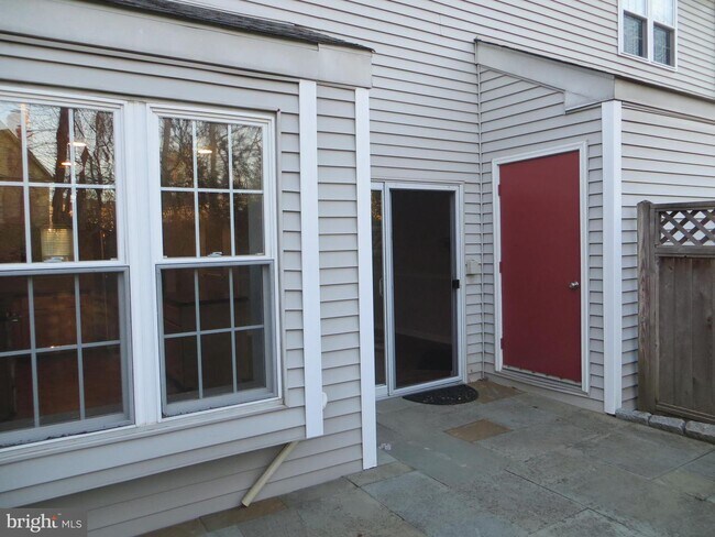 Building Photo - 2206 Ash Grove Rd
