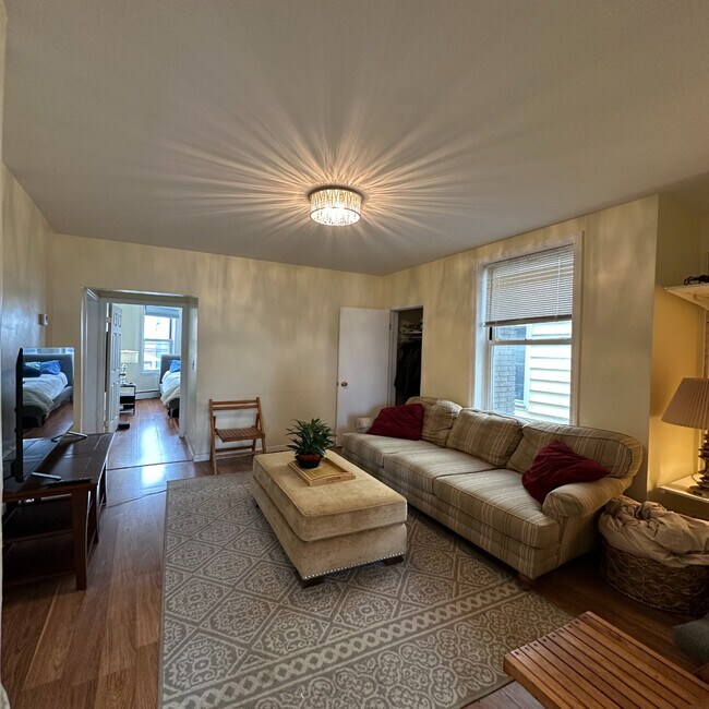 Foto del edificio - 160 Hopkins Ave