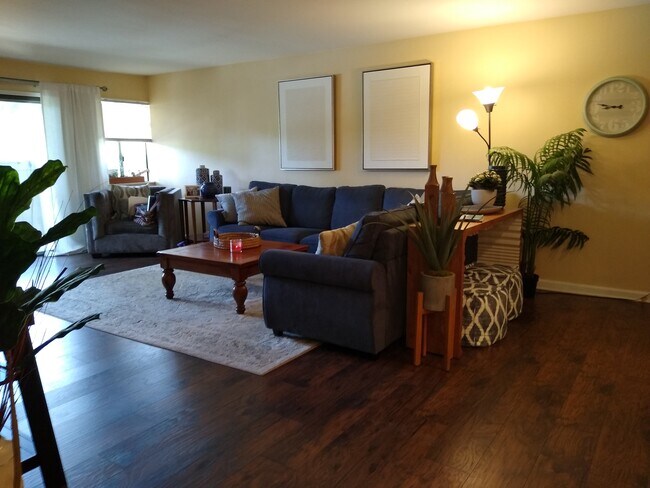 Foto del edificio - 2607 Pirineos Way