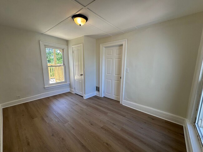 Foto del edificio - 300 Redmond St