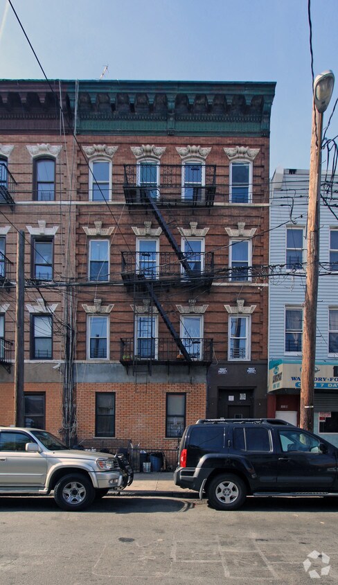 Primary Photo - 114 Van Siclen Ave