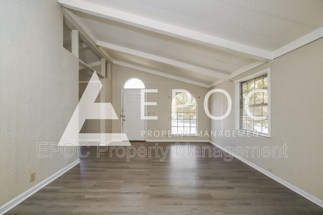 Building Photo - 1208 Karen Dr