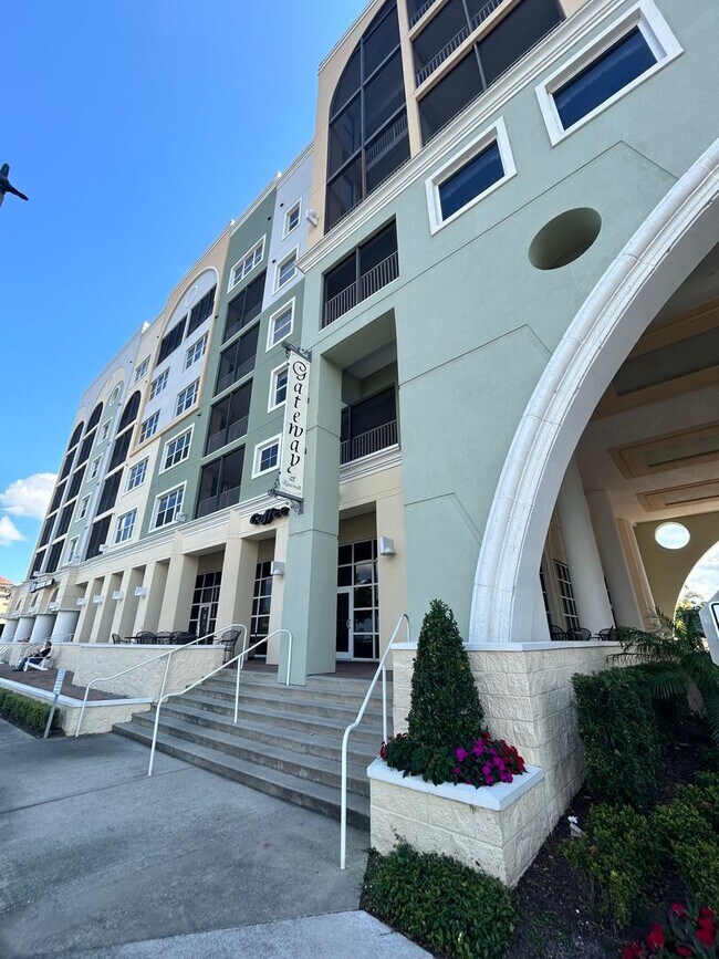 Building Photo - Spacious 2br/2ba Condo in Gateway at River...