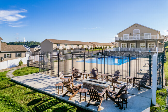 Fire Pit - Graycliff Luxury Townhomes