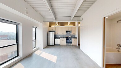 Interior Photo - 418 East Grand