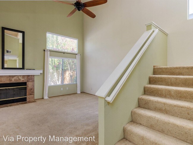 Building Photo - 3 br, 2.5 bath House - 905 Country Run Dr