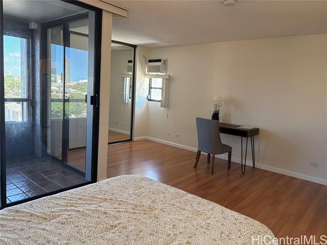 Foto del edificio - 2100 Date St