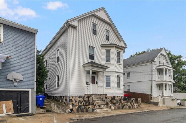 Building Photo - 81 Lancaster St