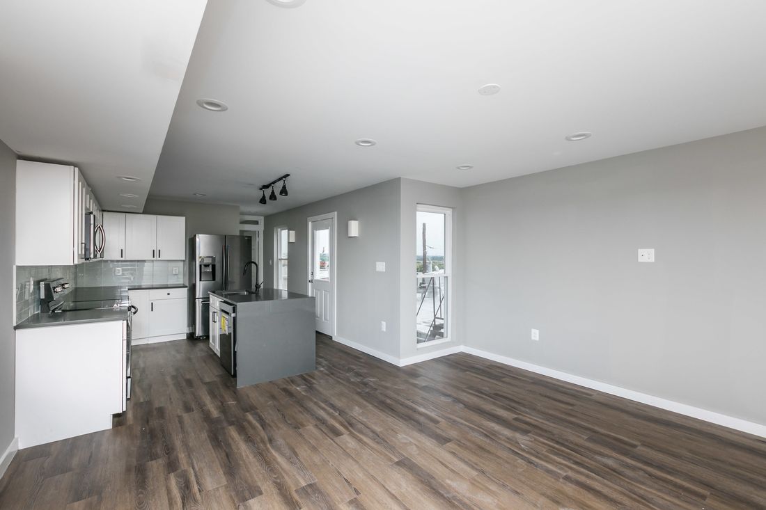 Foto principal - 2302 E Baltimore St