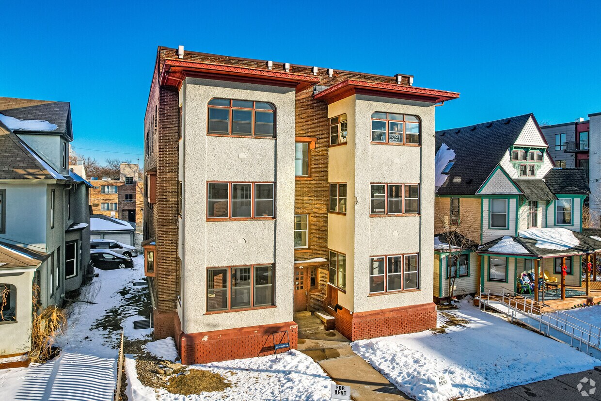 2641 Girard Ave S, Minneapolis, MN 55408 2641 Girard Ave S