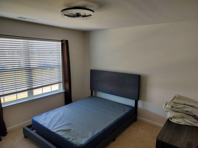 Building Photo - Bedford Beauty