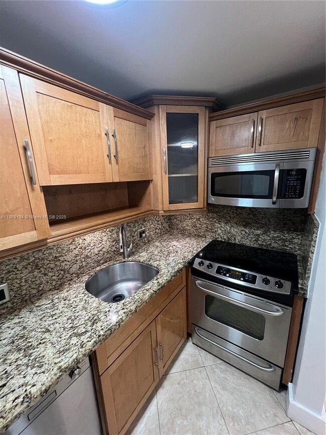 Foto del edificio - 1515 NE 125th Terrace