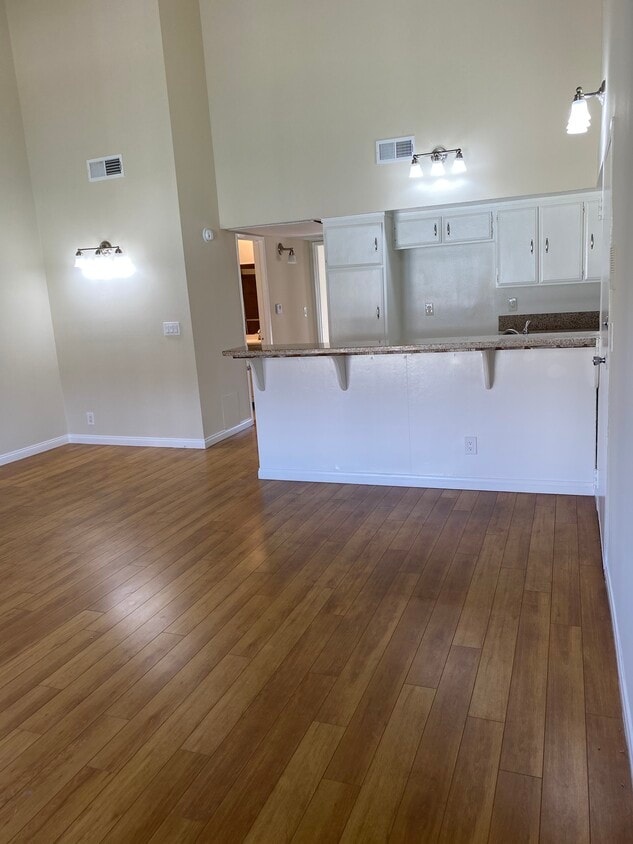 Primary Photo - 1247 N June St