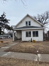 Building Photo - 1613 E 12th St