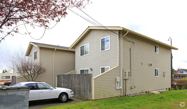 Building Photo - Marine View 4 plex