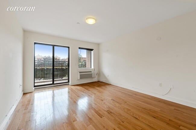 Building Photo - 31-35-35 31st St