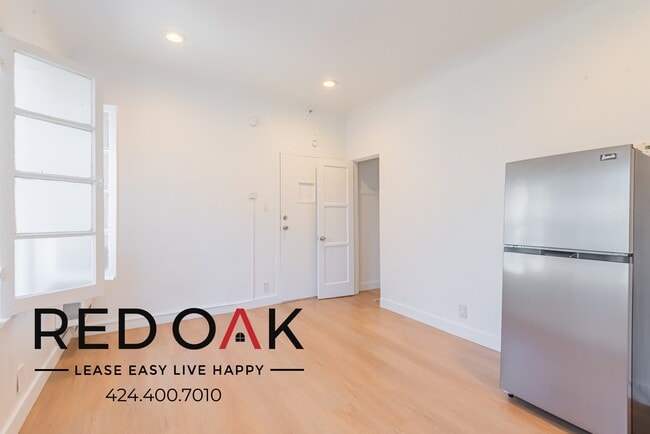 Building Photo - 706 N St Andrews Pl