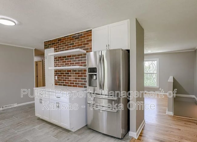 Building Photo - 9917 Flora Ave