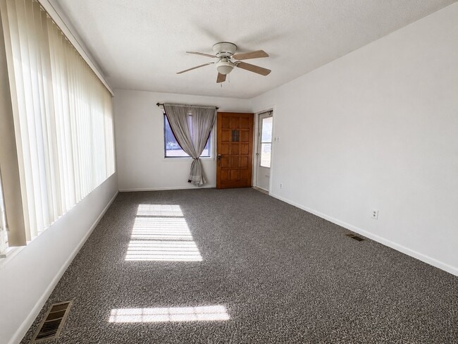 Building Photo - 8060 Lenore Ave