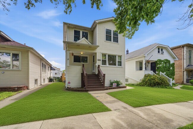 Building Photo - 2231 N 75th Ave