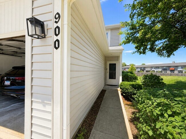 Foto del edificio - 900 Ashley Ct