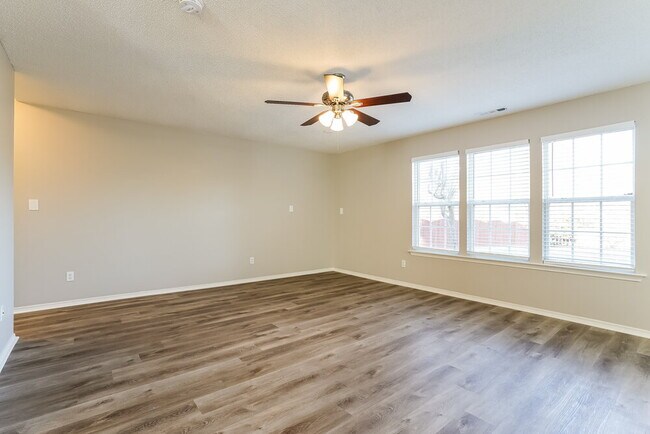 Foto del edificio - 6333 Saybrooke Dr