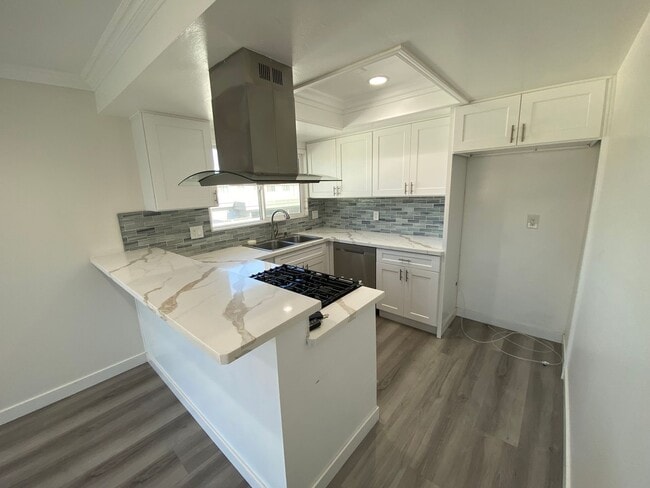 Building Photo - Newly Remodeled 2 Bedroom Fountain Valley ...