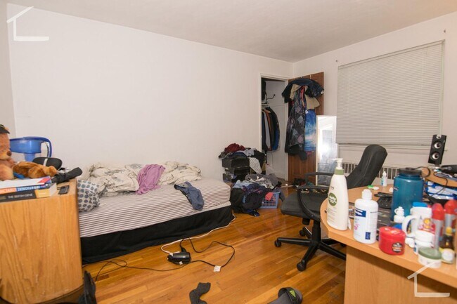 Foto del edificio - 255 Corey Rd