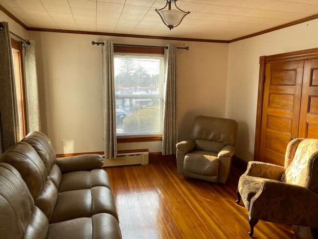 Building Photo - 12 Rice St