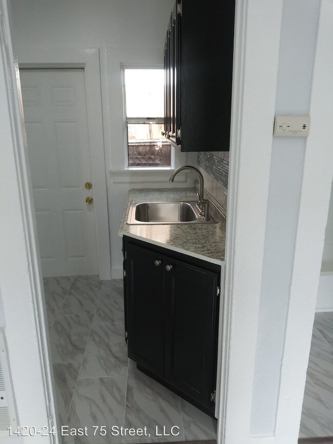 Foto del edificio - 1420 E 75th St