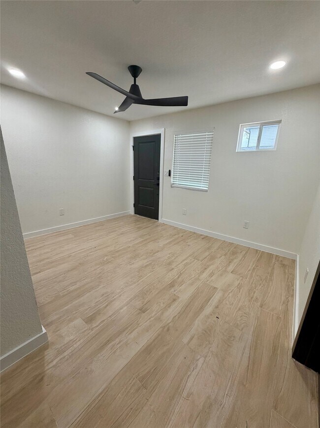 Foto del edificio - 206 E 33rd St