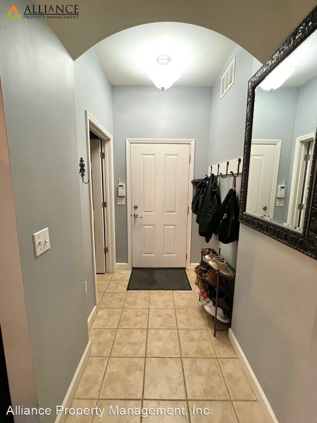 Building Photo - 2 br, 2 bath House - 2211 College Ave. #103