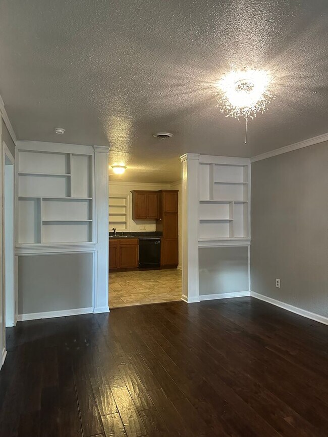 Building Photo - 3 Bdrm/2 Bath home    ?   Gray, TN